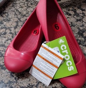 NWT CROCS GIANNA FLAT SIZE 6
